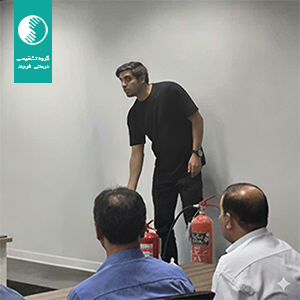 کارگاه آموزشی واکنش در شرایط اضطراری و اصول اطفاء حریق